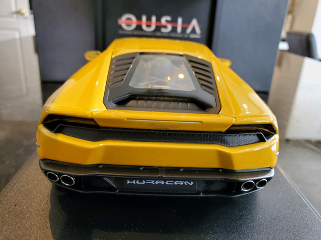 1:18 Diecast Kyosho Lamborghini Huracan LP610-4 Yellow Pearl in Arts & Collectibles in Markham / York Region - Image 4