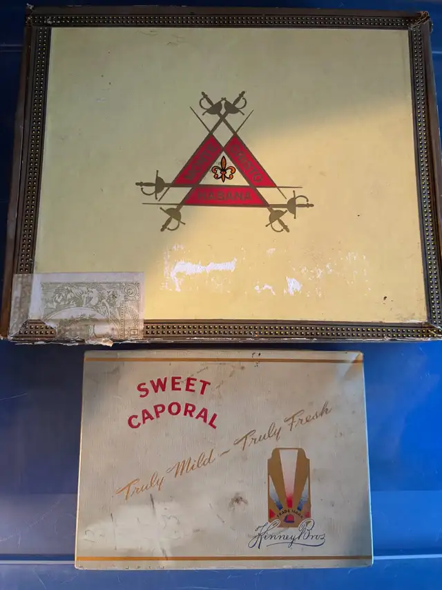 Montecristo & Sweet Caporal Box/Tin in Arts & Collectibles in City of Montréal - Image 2