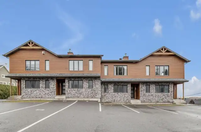 1 JUILLET 2025 - Maison de ville près du Mont Ste-Anne in Quebec in Canada - Image 11
