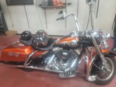 2001 Road King Custom. Has the 88" with the Hot 95 Big Bore Kit, Screamin Eagle Heads, Stage 4, Full...