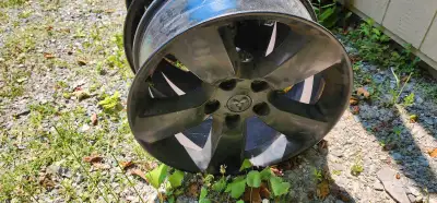 I'm selling a set of used 17-inch mags originally from a Dodge Ram, complete with sensors. These bla...