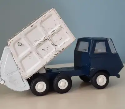 Vintage 1968 Tonka pressed metal blue & white Garbage Sanitation Dump Truck - all pieces intact and...