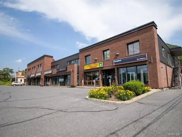 COMMERCIAL SPACE / STORE FRONT - Mont-Saint-Hilaire