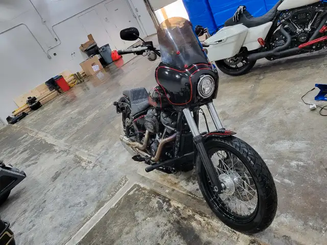 2018 harley davidson street bob in Street, Cruisers & Choppers in Calgary - Image 5