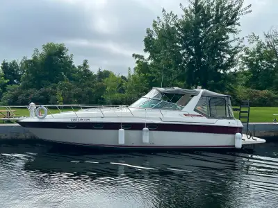 Huge swim platform with walk-up ladder for safety. Current Marine Survey. Full Size Fridge/Freezer,...