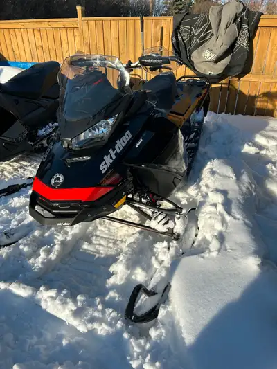 2017 Renegade X 850 with 3900 miles comes with electric start & recoil backup, aux light, electric s...