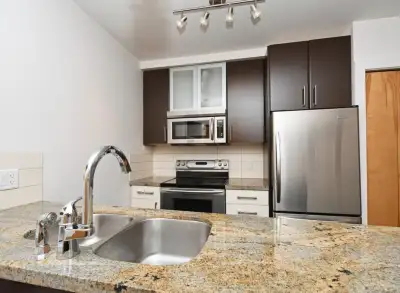 Modern 1 Bedroom 1 Bath Condo for Rent – Langford