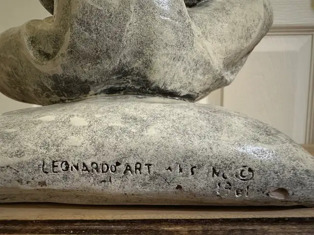 Vintage Leonardo sculpture girl with  horn musical instrument in Arts & Collectibles in City of Montréal - Image 9