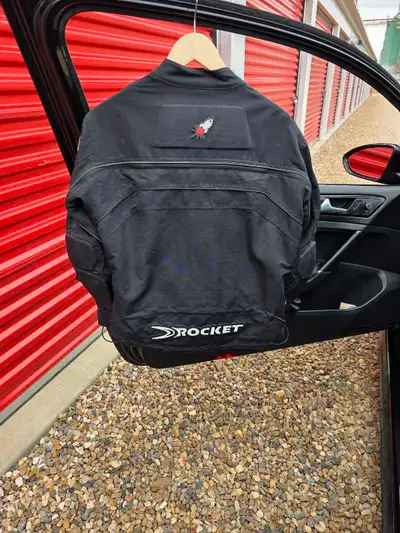 Womens/ ladies Joe Rocket All weather Padded/ armored motorcycle jacket Used but in good condition....