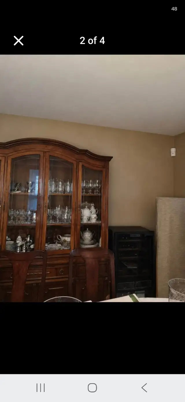 Dining room set in Dining Tables & Sets in Hamilton - Image 4