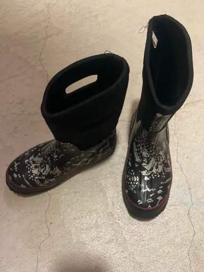 Winter or rain boots, View more