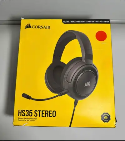 Corsair HS35 - Stereo Gaming Headset - Memory Foam Earcups - Discord Certified - Works with PC, Xbox...