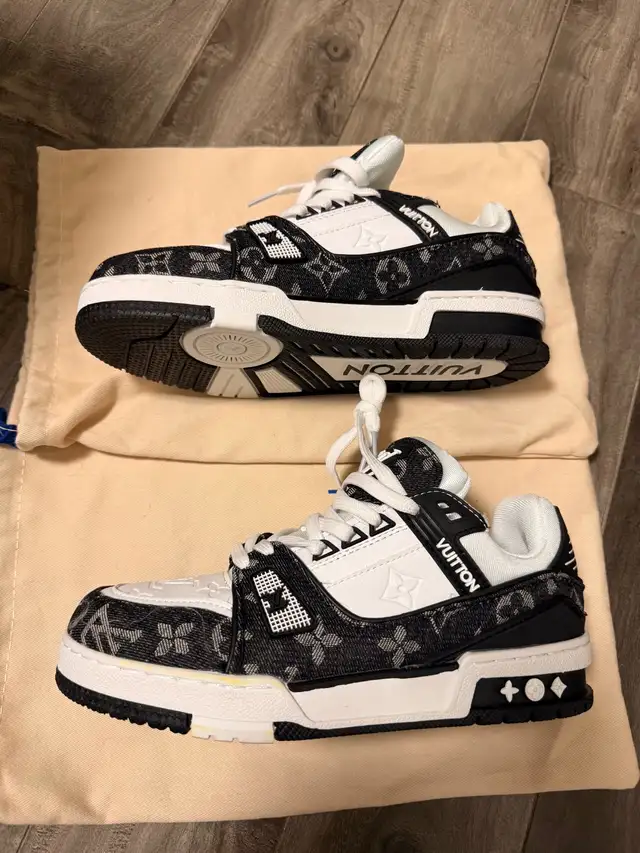 Lv trainers shoes size 8.5