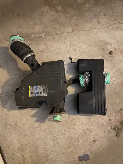 GM Vortec 3.5 stock air intake. Includes air filter. Off of 2005 GM Canyon