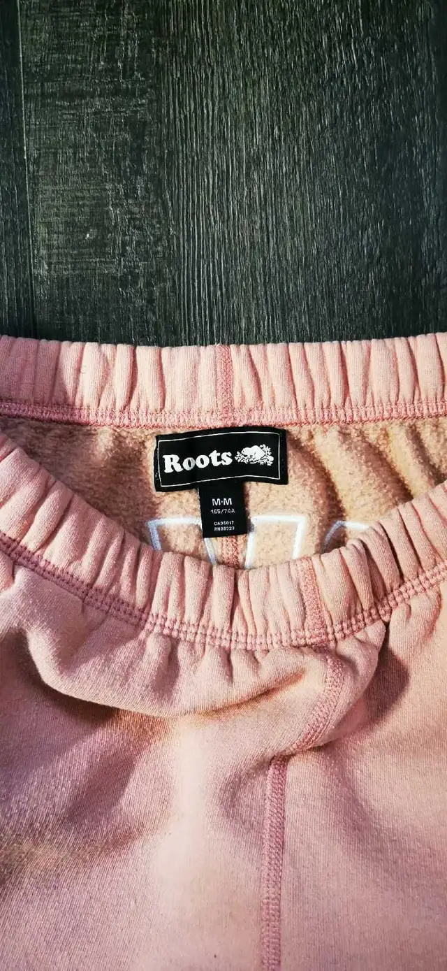 Medium sweatpant in Women's - Bottoms in City of Toronto - Image 5