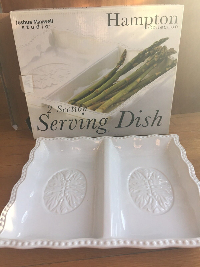 Brand new! Two section white serving dish dans Vaisselle et articles de cuisine  à Ville de Montréal