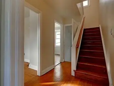 TEXT:ROOM INFO 905 510 4726.. YES IT IS AVAILABLE. MOVE IN TODAY.. PRICE RANGING 800-1,100.. PLEASE...