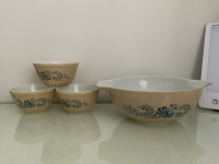 Pyrex Homestead Cinderella 444 and 401 Bowls