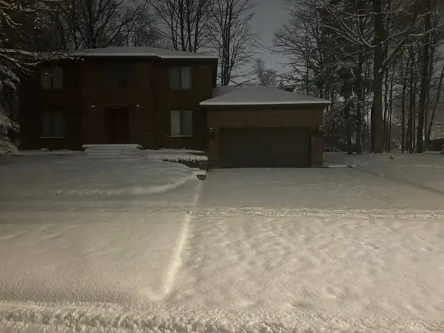 Residential Snow Removal 605028516071352327