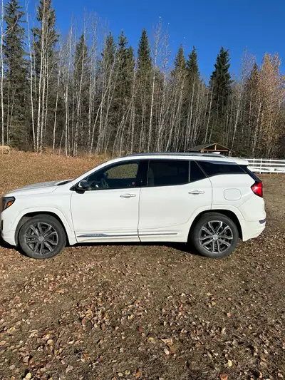 Vehicle is in showroom condition with only 41,500 kms. Fully loaded. Windshield has no cracks. Tires...