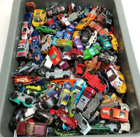 LOOKING FOR USED OLD HOT WHEELS DIECAST CARS 