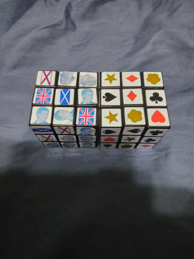 2 RUBIK"S CUBES64520006459267120
