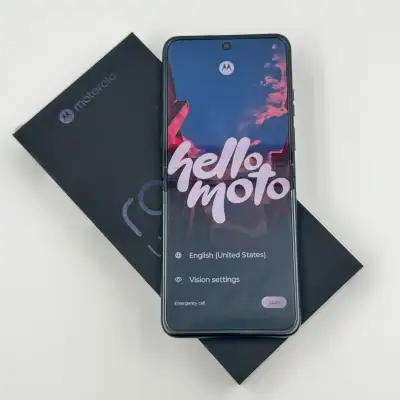 New Motorola Razr Ultra 2025 (XT2551-1) - 512GB Unlocked Scarab, View more