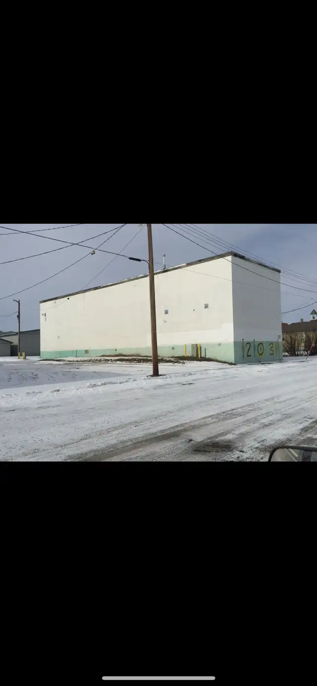 Commercial concrete building FOR SALE