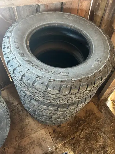 Good used General Grabbers definitely a summer left on them! They were ran together so there all wor...