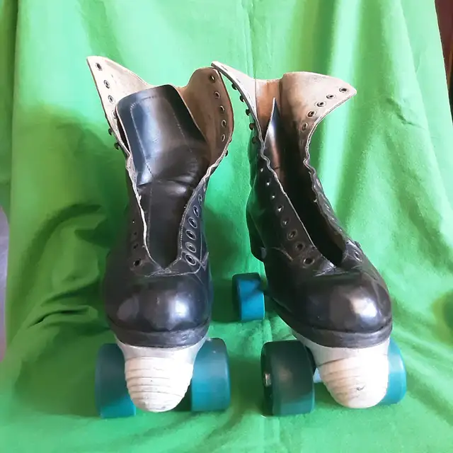 Men's Roller Skates, size 10, precision wheels. in Skates & Blades in Windsor Region - Image 3