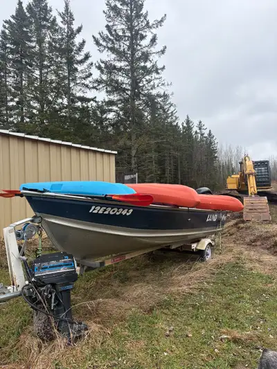 16ft Lund with removable floor , casting deck on front with a minn kota power drive v2 wireless trol...