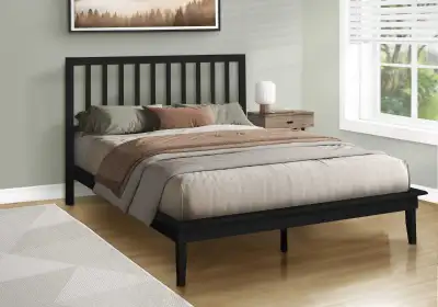 NEUF Lit queen en bois solide massif noir ou blanc, View more