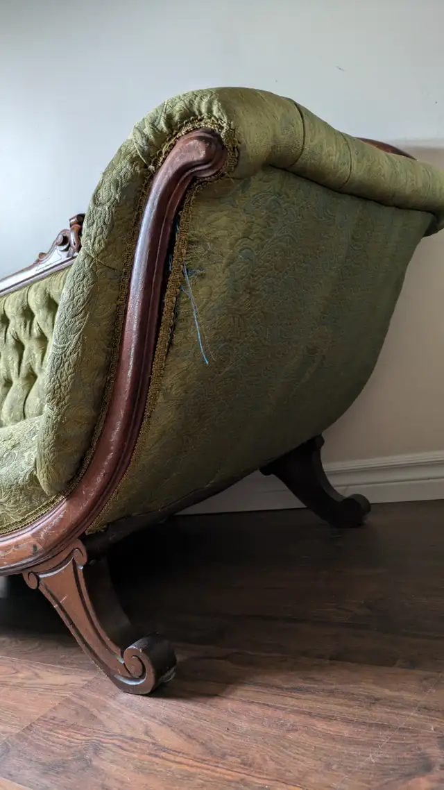 Settee / Antique couch in Couches & Futons in Kingston - Image 6