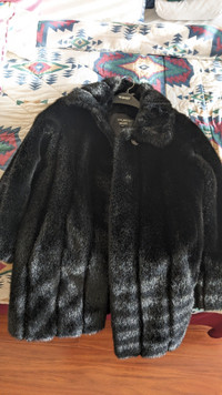 Faux Fur Coat (Small/Medium)