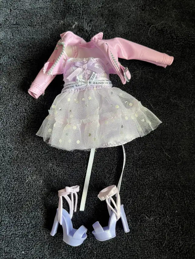 Rainbow, high doll (Purple) in Toys & Games in Oshawa / Durham Region - Image 4
