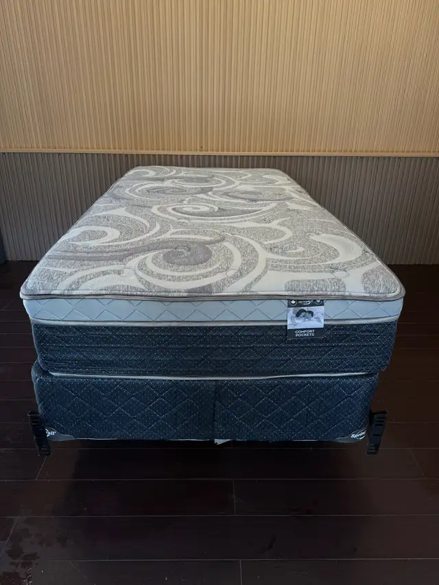 Twin Mattress & Boxspring63005665573633121