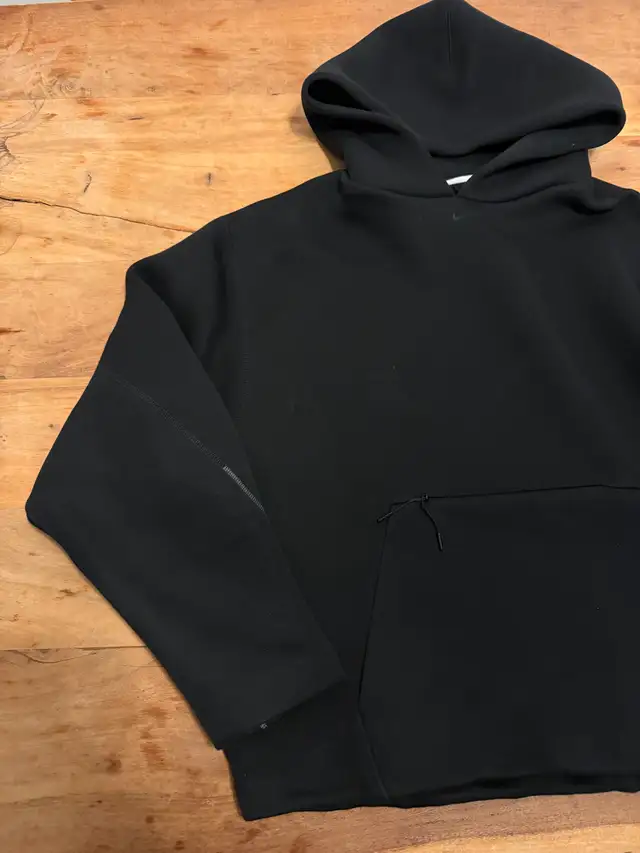 Nike Tech Fleece Oversized Pullover Hoodie - Size S fits M/L in Men's in Markham / York Region - Image 3