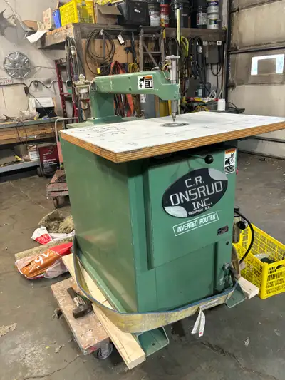 Very cool onsrud overhead pin router router table, if you do any amount of pattern making work, maki...