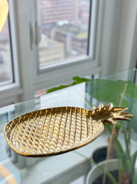 Dolomite Pineapple Plate,Gold