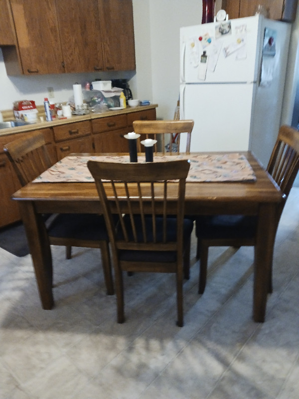 furniture in Dining Tables & Sets in Pembroke