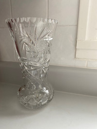 Vase a fleur en verre taillée Vintage