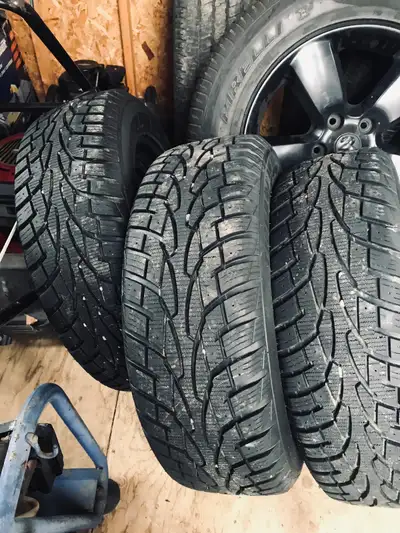 205/60r16 92T Uniroyal Tiger paw ice and snow tires, rims have little rust and tires have lots of tr...