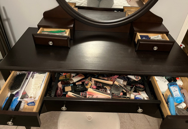 Makeup Vanity with mirror and stool in Other in St. Albert - Image 3
