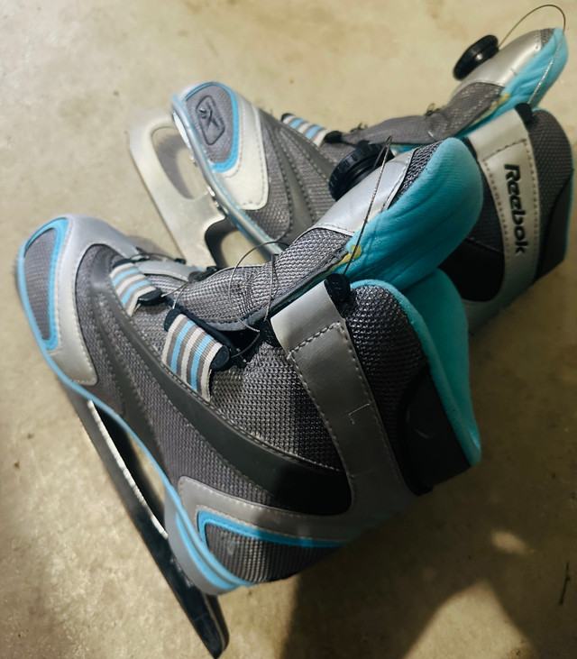 Skating shoes  in Garage Sales in Oakville / Halton Region - Image 2