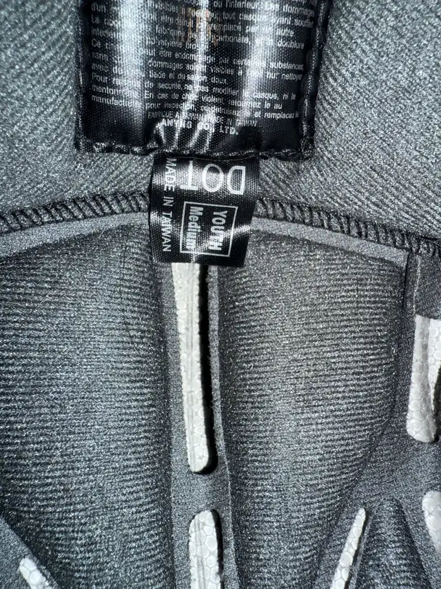 youth Motorcycle Helmet in Other in Ottawa - Image 3