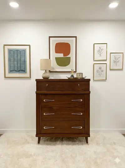 Commode haute mid-century / vintage en noyer restaurée, View more
