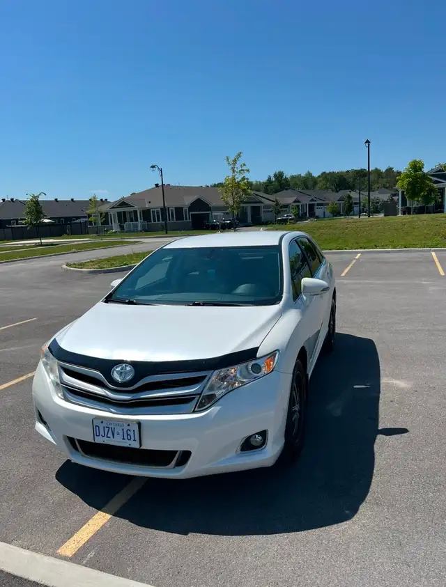 2013 Toyota Venza 2.7L – Clean, Remote Start + 2 Sets of Mag