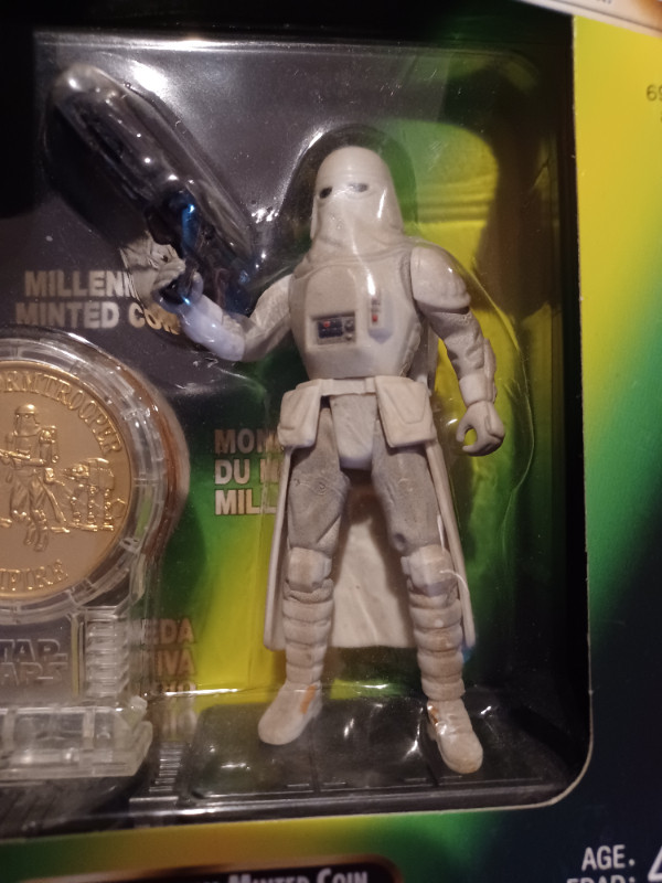 Snow Trooper with coin Starwars 3.75 figure 1998 MIB in Toys & Games in Oakville / Halton Region - Image 4