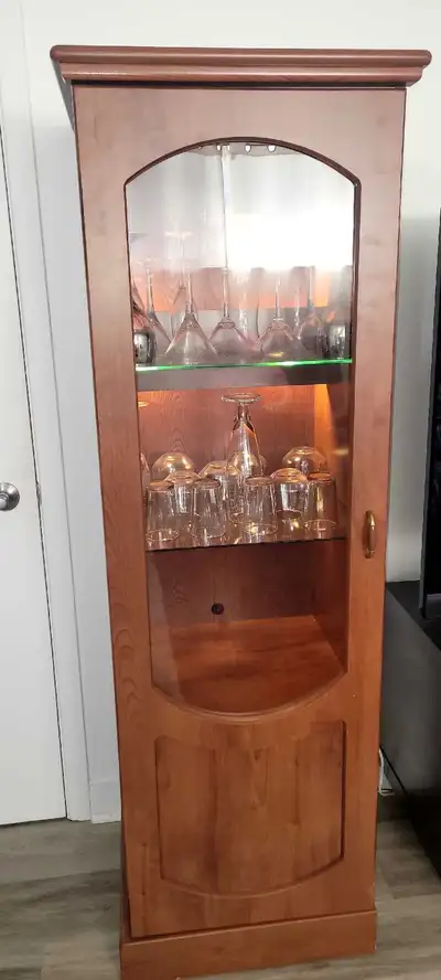 Meuble Vitré en bois avec porte vitrée et éclairage, View more