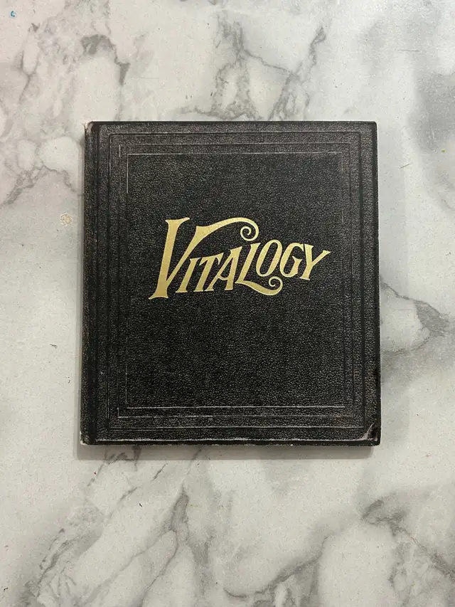 Vitalogy - Audio CD By Pearl Jam - VERY GOOD in CDs, DVDs & Blu-ray in Longueuil / South Shore - Image 2